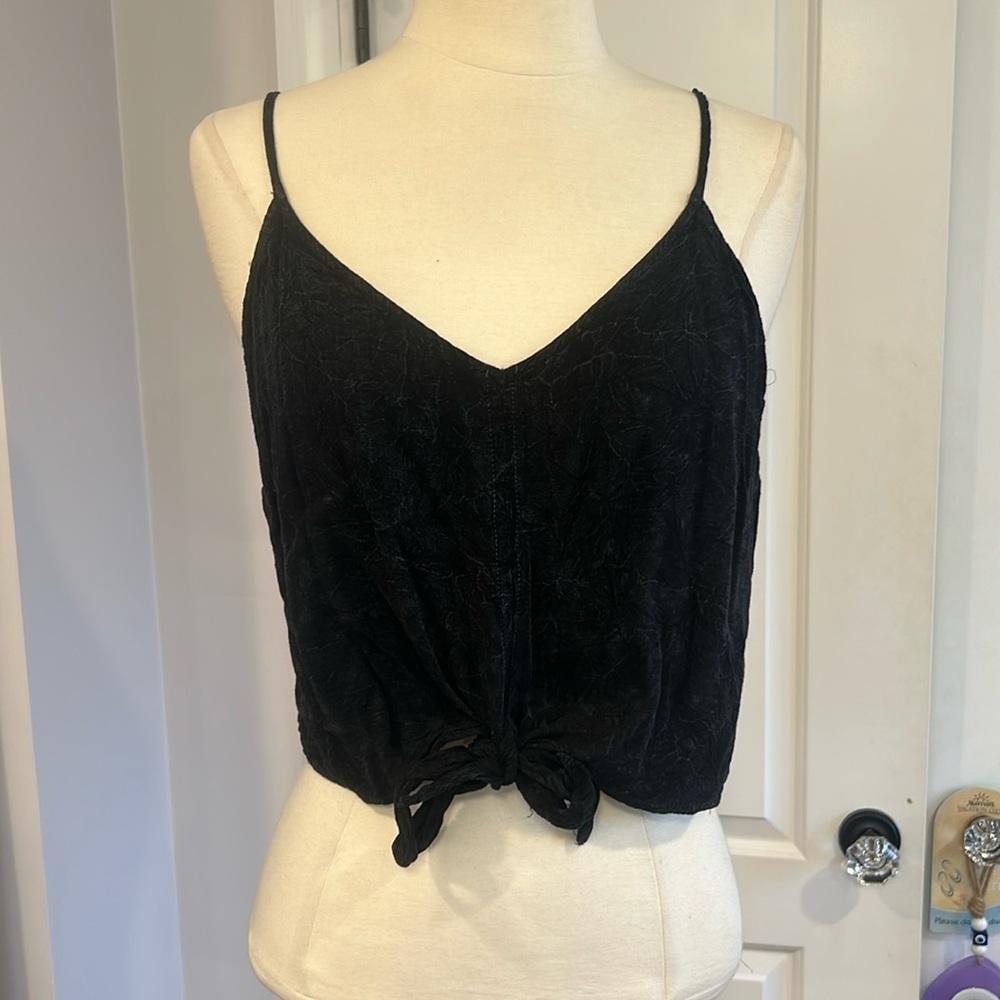 Falling Love tank top in great condition